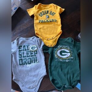Green Bay Packers Baby Onesies Set